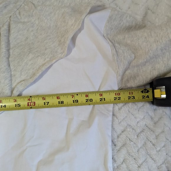 Ontwelfth Grey & White Ruffle Sweater s:L - Picture 10 of 11